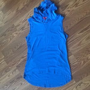 BONGO SLEEVELESS HIGH LOW TANK WITH HOODIE